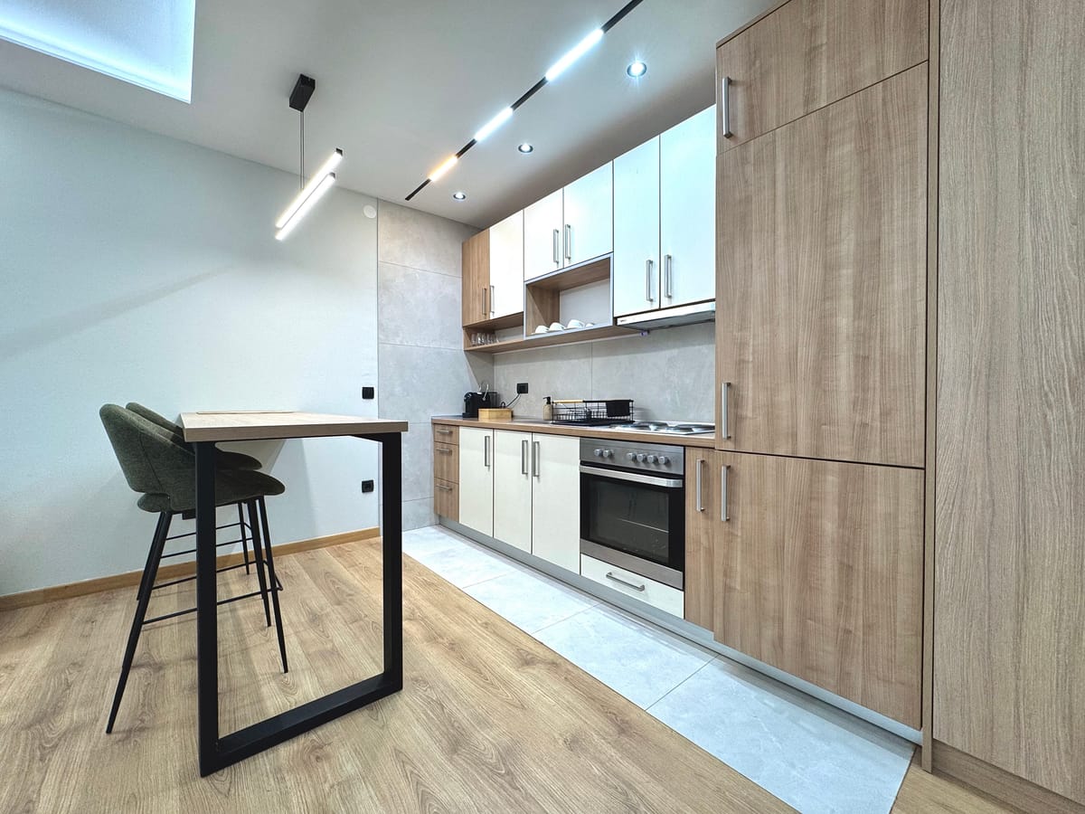 Kitchen units with hob, oven and extractor hood