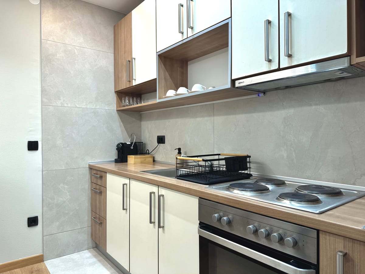 Hob and oven in the kitchen